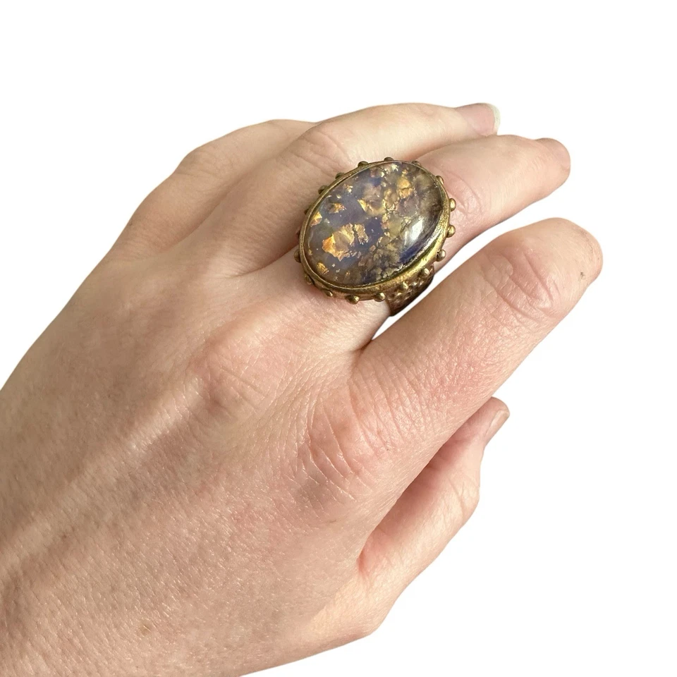 Lámina de fuego ópalo arte vidrio bronce “Inspire” anillo ajustable cabujón gigante dorado Foto 2 de 4