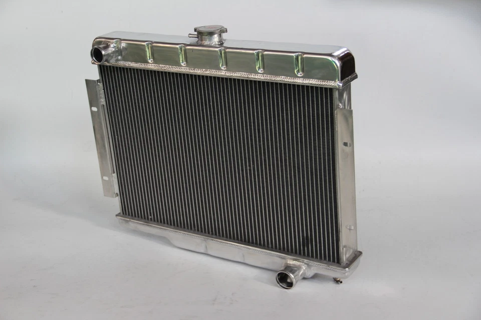 KKS 3 Row Aluminum Radiator For 1972-1985 Jeep CJ5 CJ6 CJ7 Chevy Engine Only!!! Foto 4 de 4
