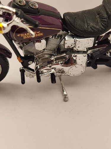Réplica de motocicleta Maisto Harley-Davidson diecast y plástico escala 1:18 - Imagen 9 de 19