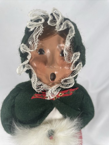 Byers Choice Ltd The Carolers Dame mit Handmuff roter Rock Vintage Weihnachten - Bild 3 von 13