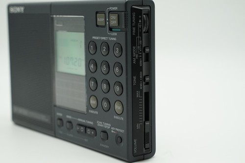 Sony ICF-SW7600 Stereofoniczny odbiornik PLL Syntetyzowany - Zdjęcie 3 z 7