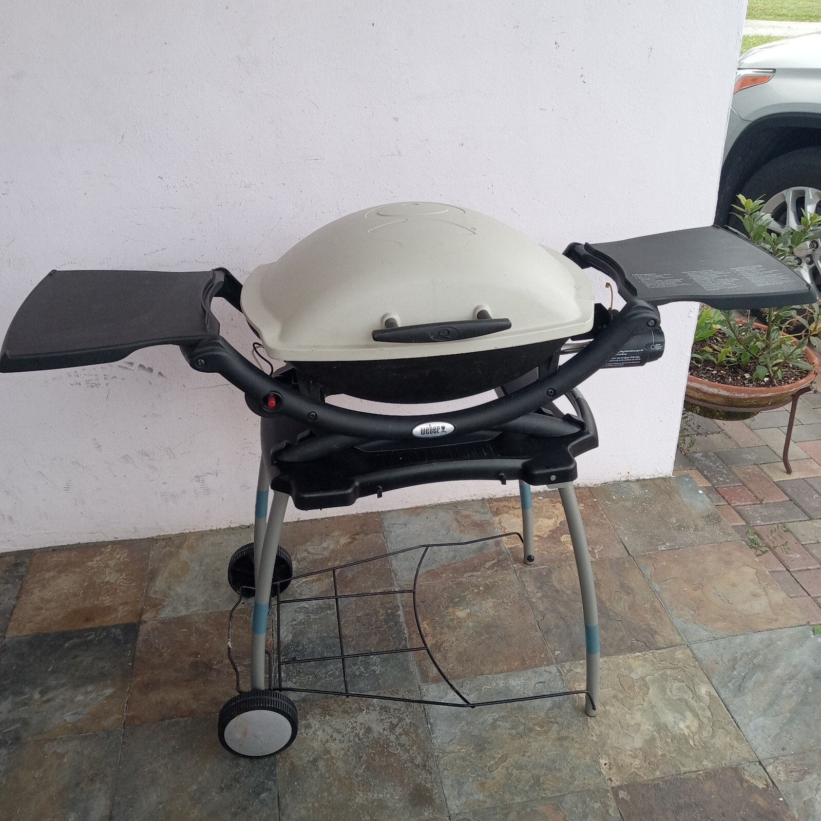 er Q Q2000 Portable Tabletop Propane Gas Grill W/FOLDING CART