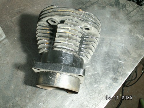 OEM 1936 or 1937 Knucklehead rear 4 fin cylinder, needs to be sleeved - Picture 7 of 10