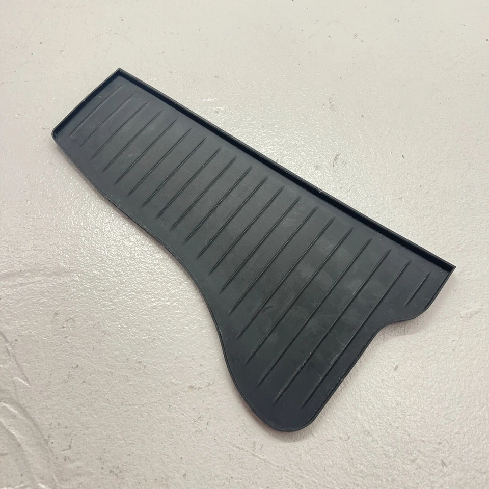 BMW M240xi F23 2018-2021 tablero almacenamiento guantera compartimento inserto de goma OEM Foto 3 de 4