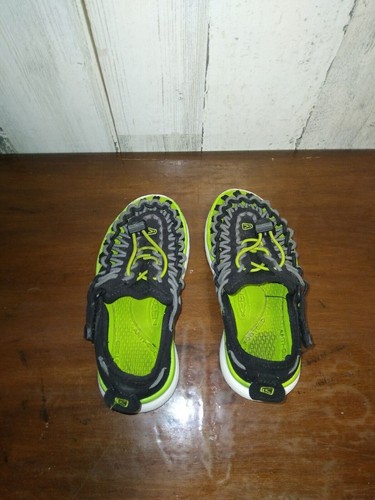 KEEN UNEEK 02 1015500 Black Green Macaw Youth 9 Hiking Shoe Sandal Water - Picture 6 of 8