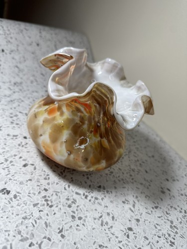 Vintave Fenton Art Glass Vasa Murrhina Orange Ruffled Art Glass 4” Vase - Picture 5 of 7