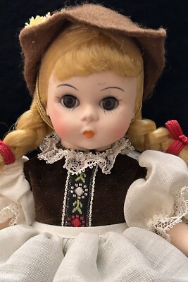 Alluring 1977 Vintage Madame Alexander 8  International Doll, Canada 560, IOB