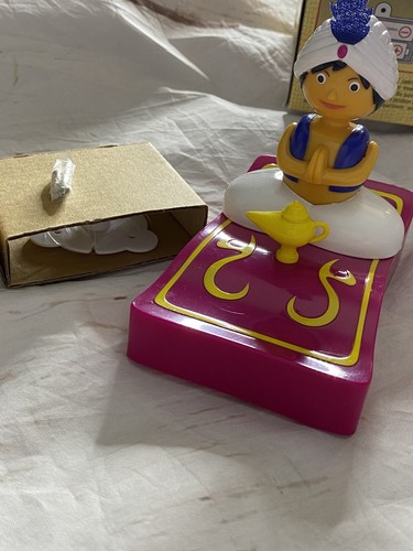 Alfombra mágica Flying Genie de colección rosa juguete a batería - Imagen 11 de 12