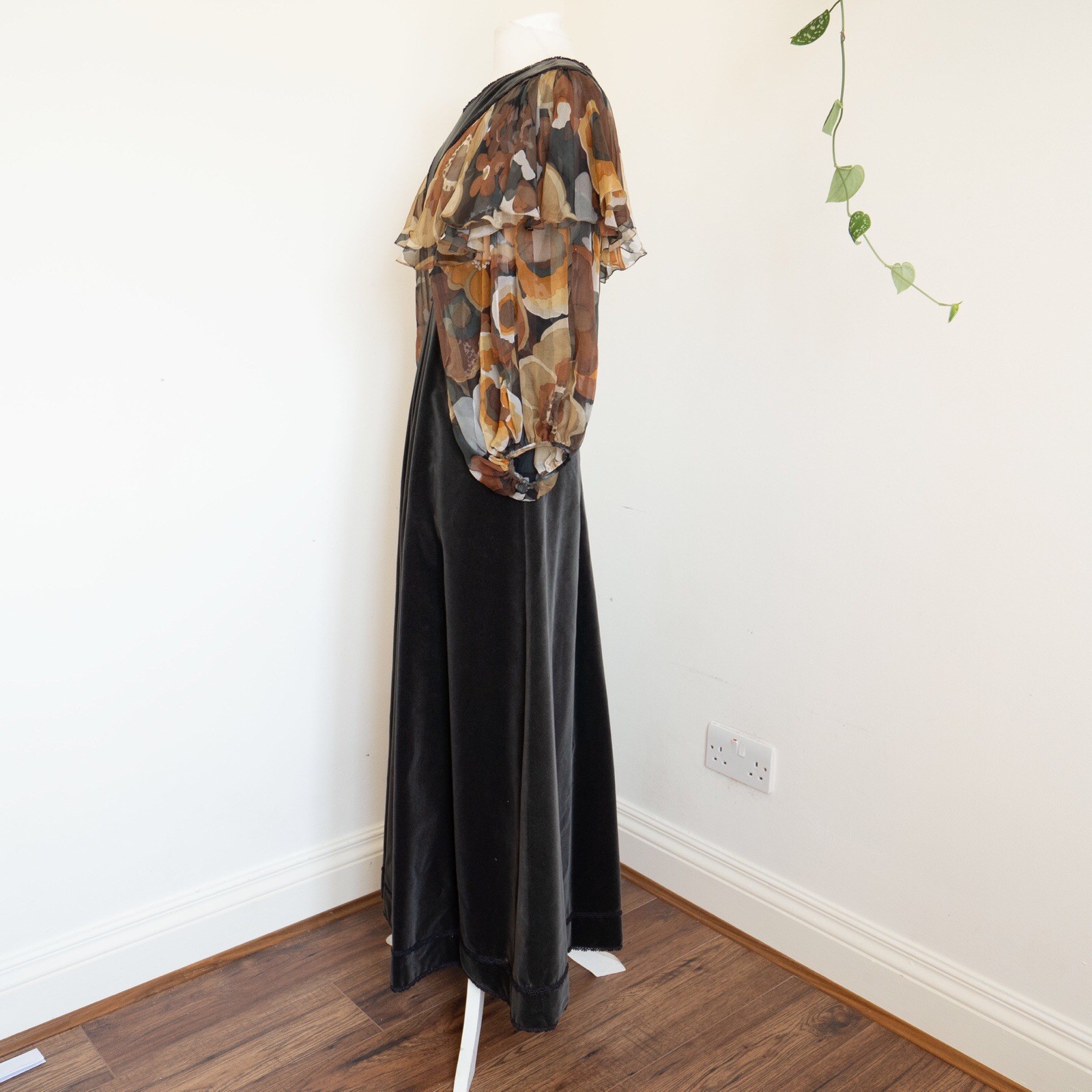 Vintage Gina Fratini 1970s Hippy Velvet Maxi Dres… - image 12