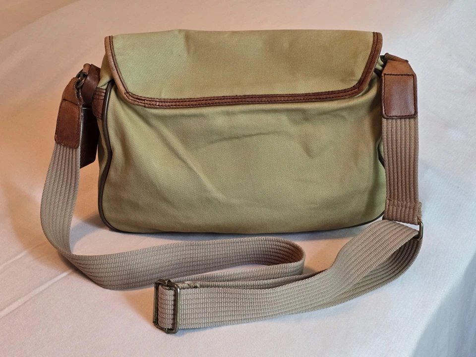 Bandolera bandolera vintage de tela Guess con ribete de cuero Foto 2 de 4