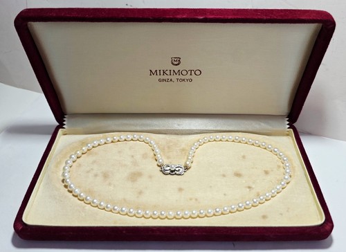 Mikimoto akoya Pearl Necklace 5.3mm with original Mikimoto box 41 cm length - Picture 8 of 8