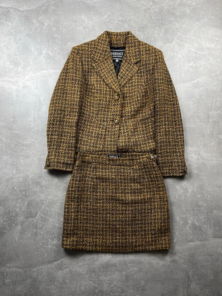 Versace Jeans Alta Costura Vintage Años 90 Tweed Lana Conjunto Blazer Recortado y Mini Falda Foto 2 de 4