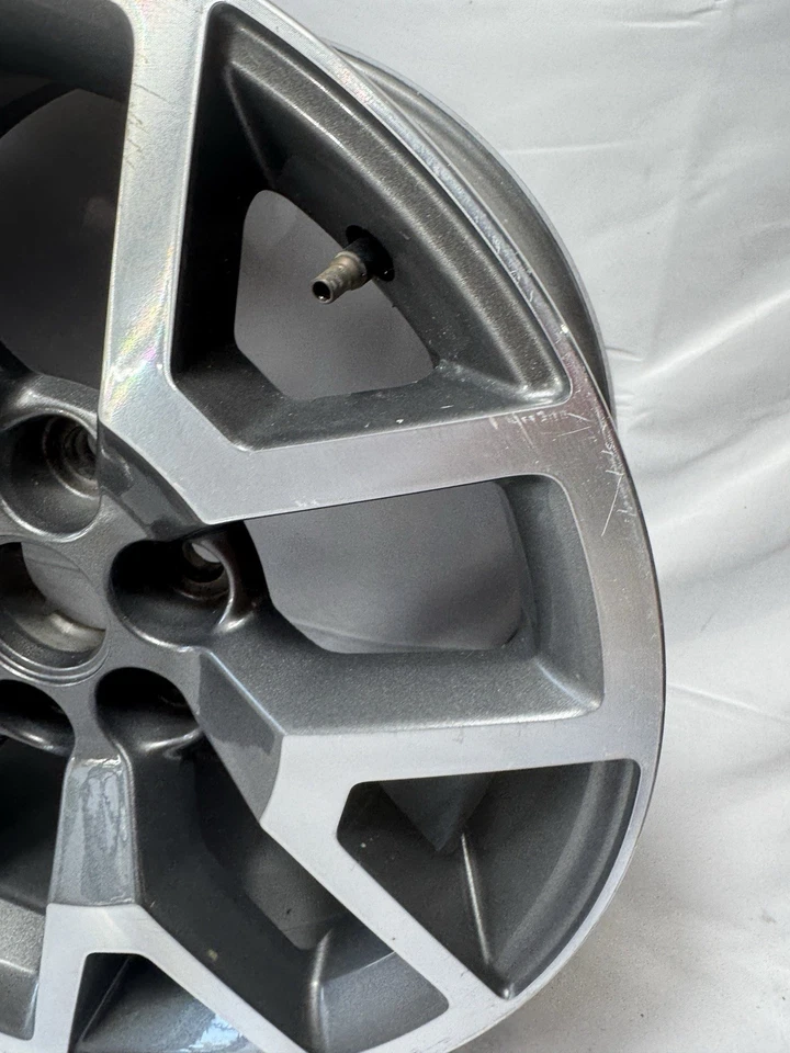 GMC CANYON 2015-2022 Chevy Colorado 17" Wheels Rims OEM 5692 Machined 6x139.7 - Image 3 of 4