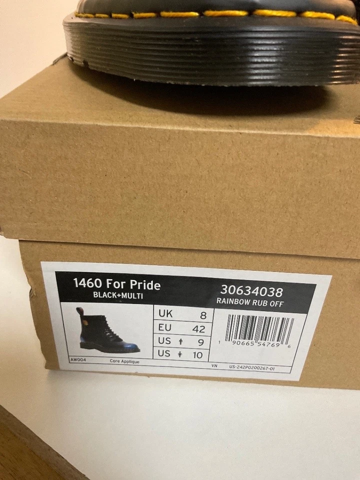Botas de combate Dr. Martens 1460 For Pride de cuero con cordones negras multicolores EE. UU. 9 hombres Foto 4 de 4