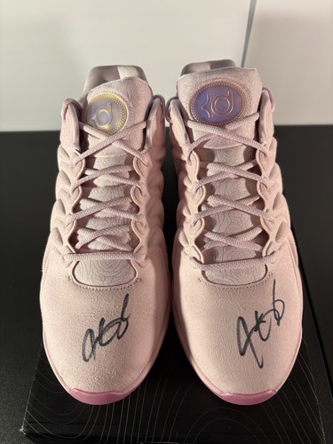 Scarpe Kevin Durant firmate KD 17 autografate rare NBA Rockets Warriors OKC BAS - Foto 2 di 20