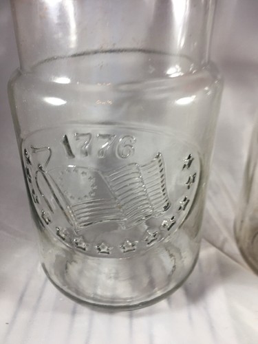 Anchor Hocking 1776 Liberty Bell & American Flag 13 Star Glass Jar Red Lid Plast - Picture 2 of 5
