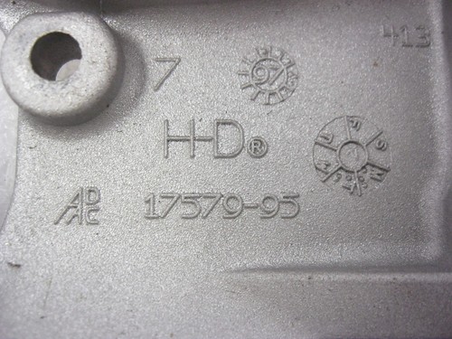 Harley-Davidson OEM 04-06 XL 883 Lower Rocker Cover (Cast # 17579-95) 17532-86C - Picture 3 of 10
