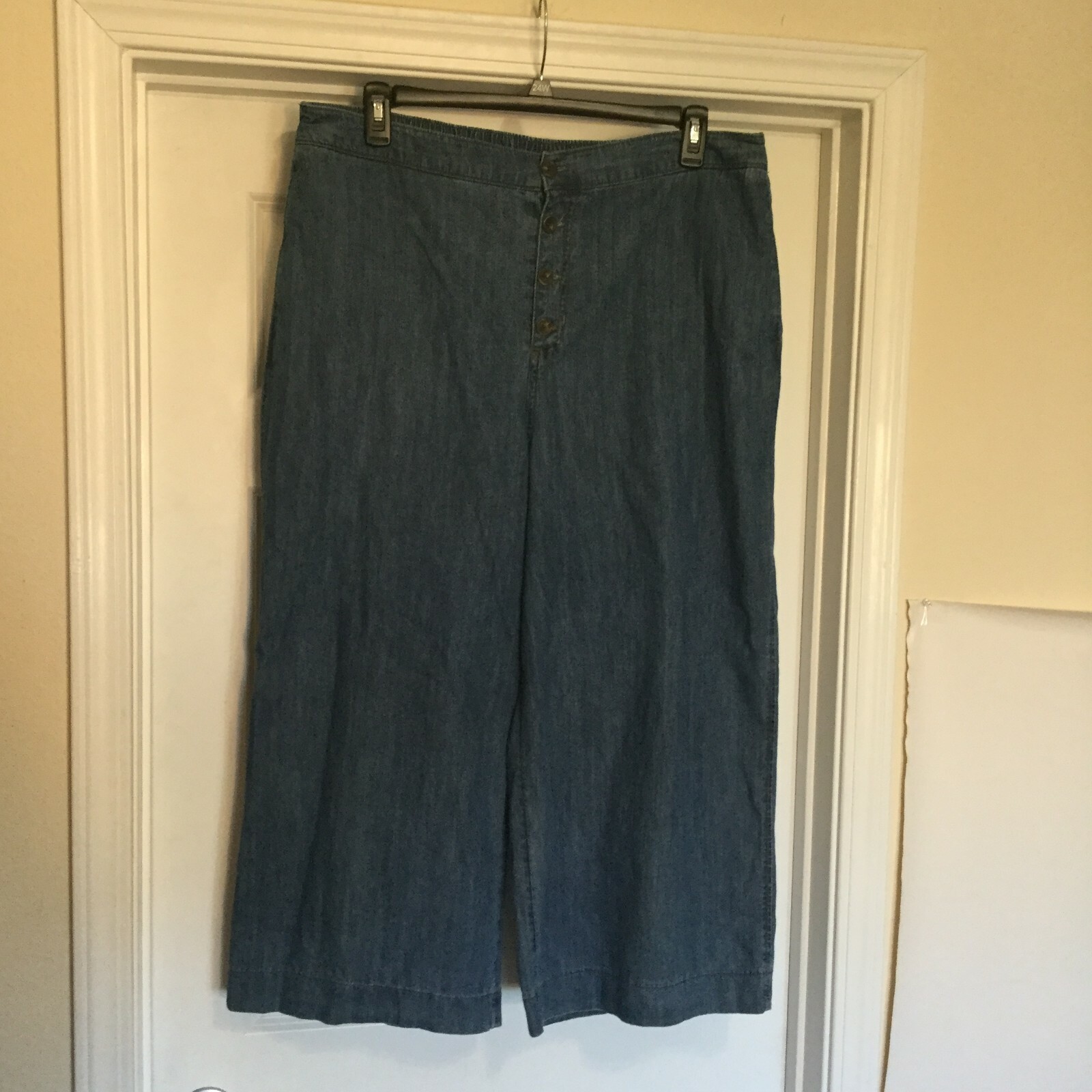 Picture 1 of 4