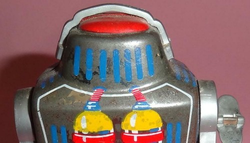 VTG YONE JAPAN MINI TIN PLASTIC CLOCKWORK SPACE ROBOT w/ ORIGINAL KEY 1960's - Picture 6 of 10