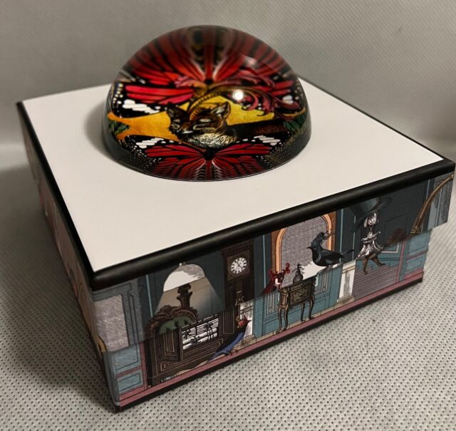 Penhaligon’s Portraits Glass Paper Weight Duchess Rose NEW IN BOX Penhaligon’s Portraits Glass Paper Weight Duchess Rose NEW IN BOX