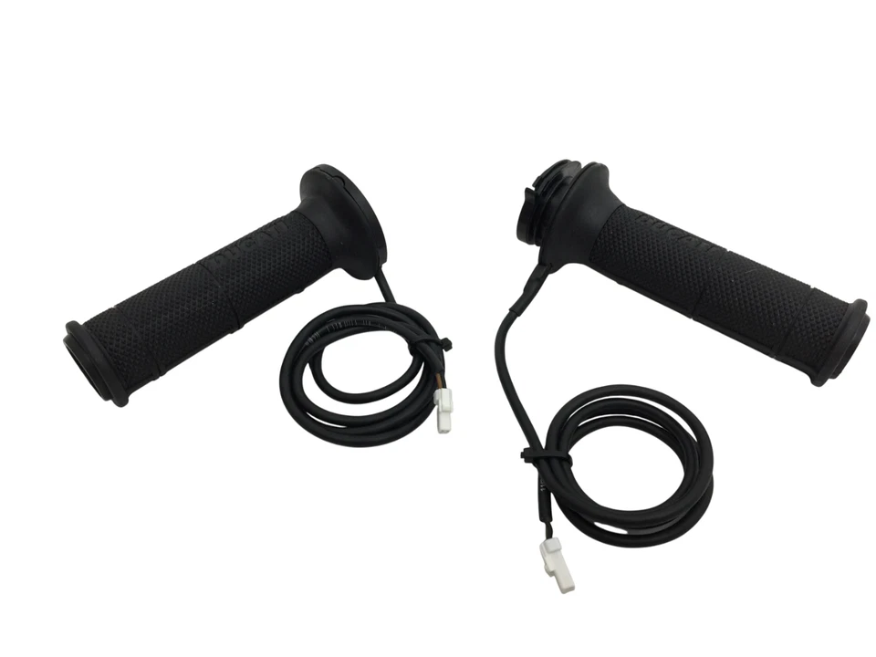 Empuñaduras térmicas Ducati Scrambler Café Racer Classic CD 96680421B AC Foto 3 de 4