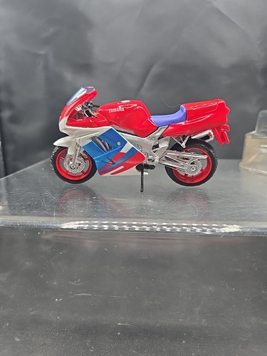 Maisto Yamaha Racer Race Bike Motorcycle Crotch Rocket MaistoRed White Blue - Picture 7 of 12