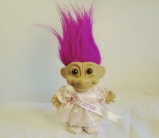 Muñeca Troll Russ Sweet 16 con Ropa Original y Faja Pelo Magenta Púrpura 4"