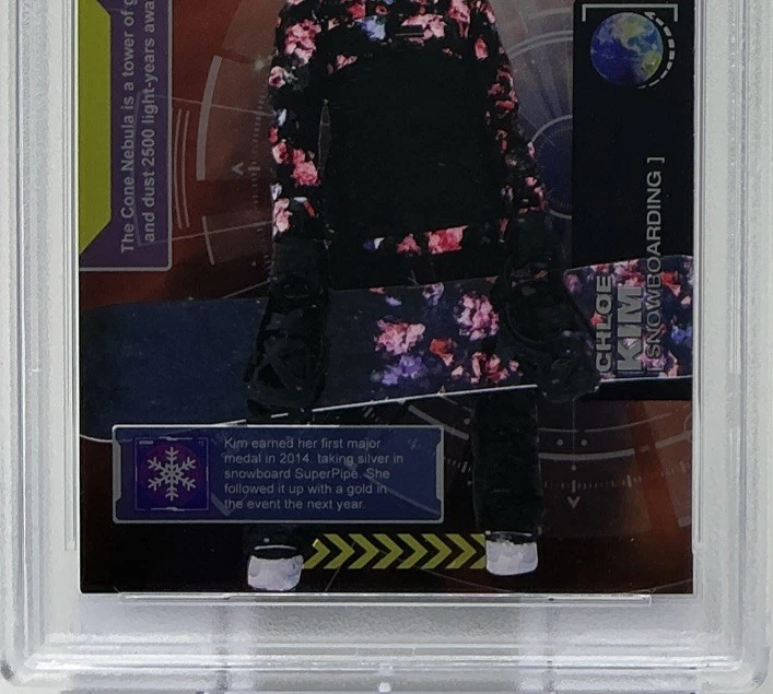 Chloe Kim PSA 8 - 2021 Skybox Metal Universe Champions -Snowboard-15 medallas de oro Foto 3 de 4
