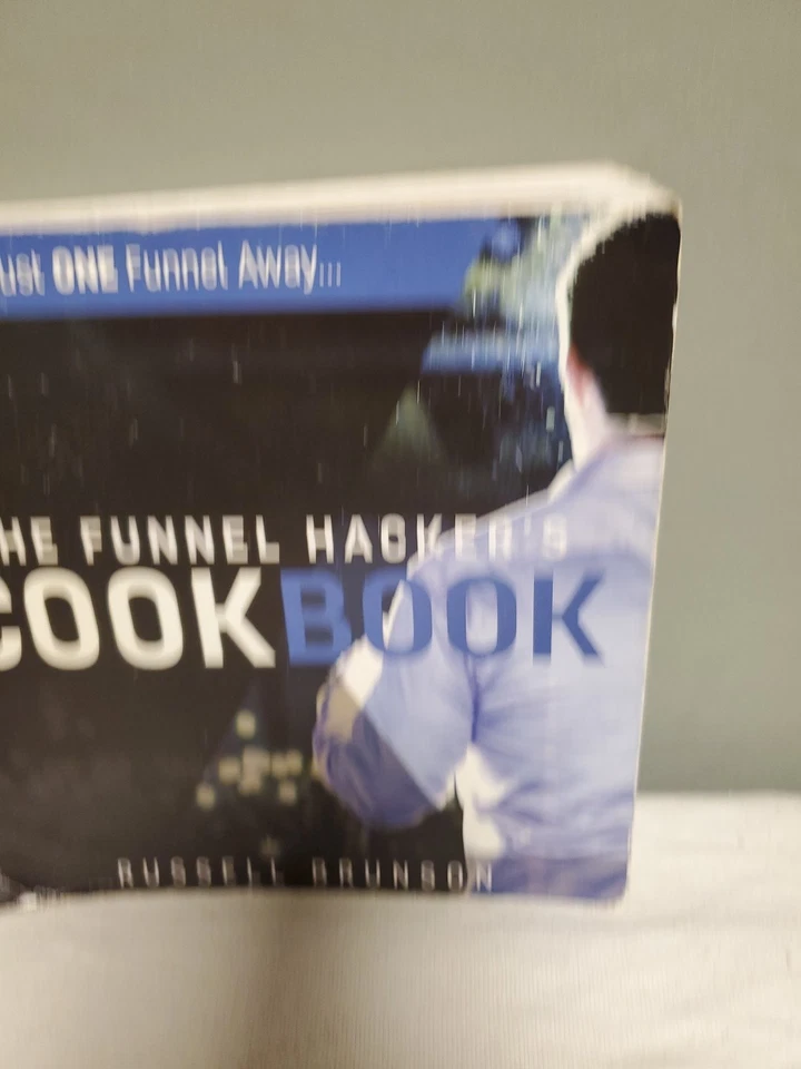 The Funnel Hackers Cookbook by Russell Brunson Spiral Bound Foto 3 de 4