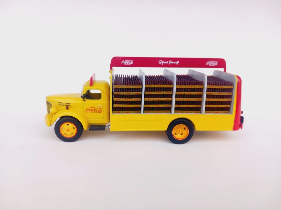 Camión Reo Gold Comet 1940 impreso en 3D escala 1/50 O hecho a mano personalizado kitbashed Foto 2 de 4