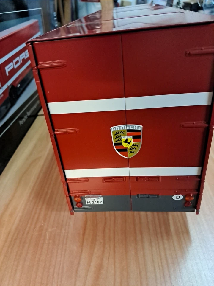 Schuco Mercedes Porsche Racing Transporter  1/18 - Immagine 3 di 4