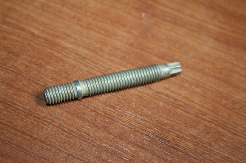 GM A/C Compressor Stud 16-20 Camaro 14-19 Corvette CTS ATS 03-16 Express Savana - Picture 2 of 2