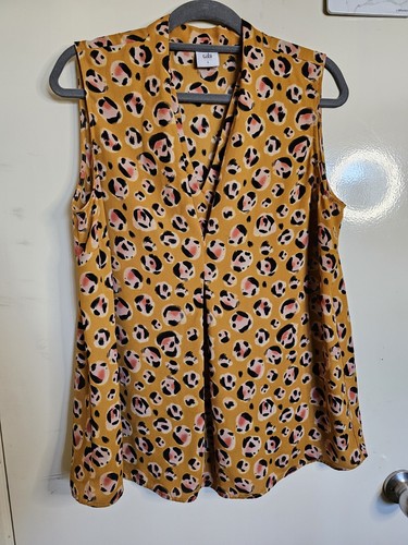 Cabi Prowl Leopard Print Sleeveless layer V-neck Blouse #3792 Woman's Size Large