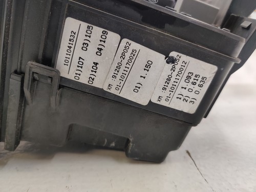 2011 KIA SORENTO MK2 XM 2.2 DIESEL FUSE BOX 91280-2P052 - Picture 3 of 8