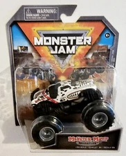 SPIN MASTER MONSTER JAM TRUCK SERIES 35 MONSTER MUTT DALMATION BRAND NEW