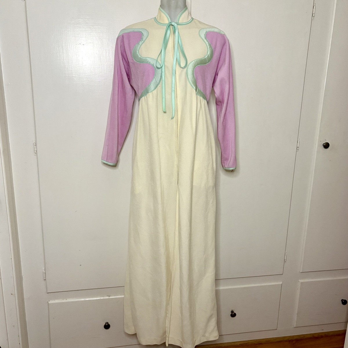 Vintage 70s/80s I Magnin Groovy Puffy Colorblock Velour Zip Vintage 70s/80s I Magnin Groovy Puffy Colorblock Velour Zip