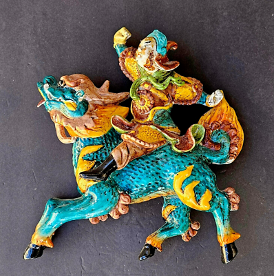 中国古玩　上海唐獅子置物 VINTAGE CHINESE CERAMIC ROOF TILE WARRIOR RIDING DRAGON