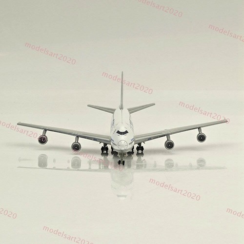 Modelo de avión diecast escala 1:400 RM Pan Am Boeing 747-100 N4704U - Imagen 6 de 9