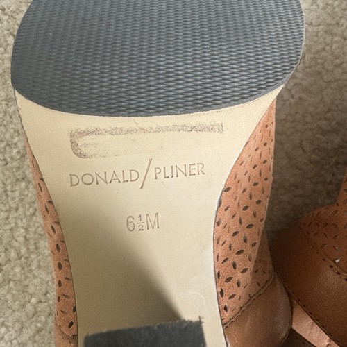 Donald J. Pliner Varen Suede Perforated Slingback Booties Womens Size 6.5 - Picture 8 of 9