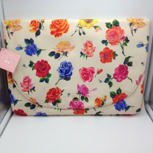 ban.do Logged On Laptop Sleeve Coming Up Roses up to 15 in Laptop/Tablet NWT - Picture 1 of 6