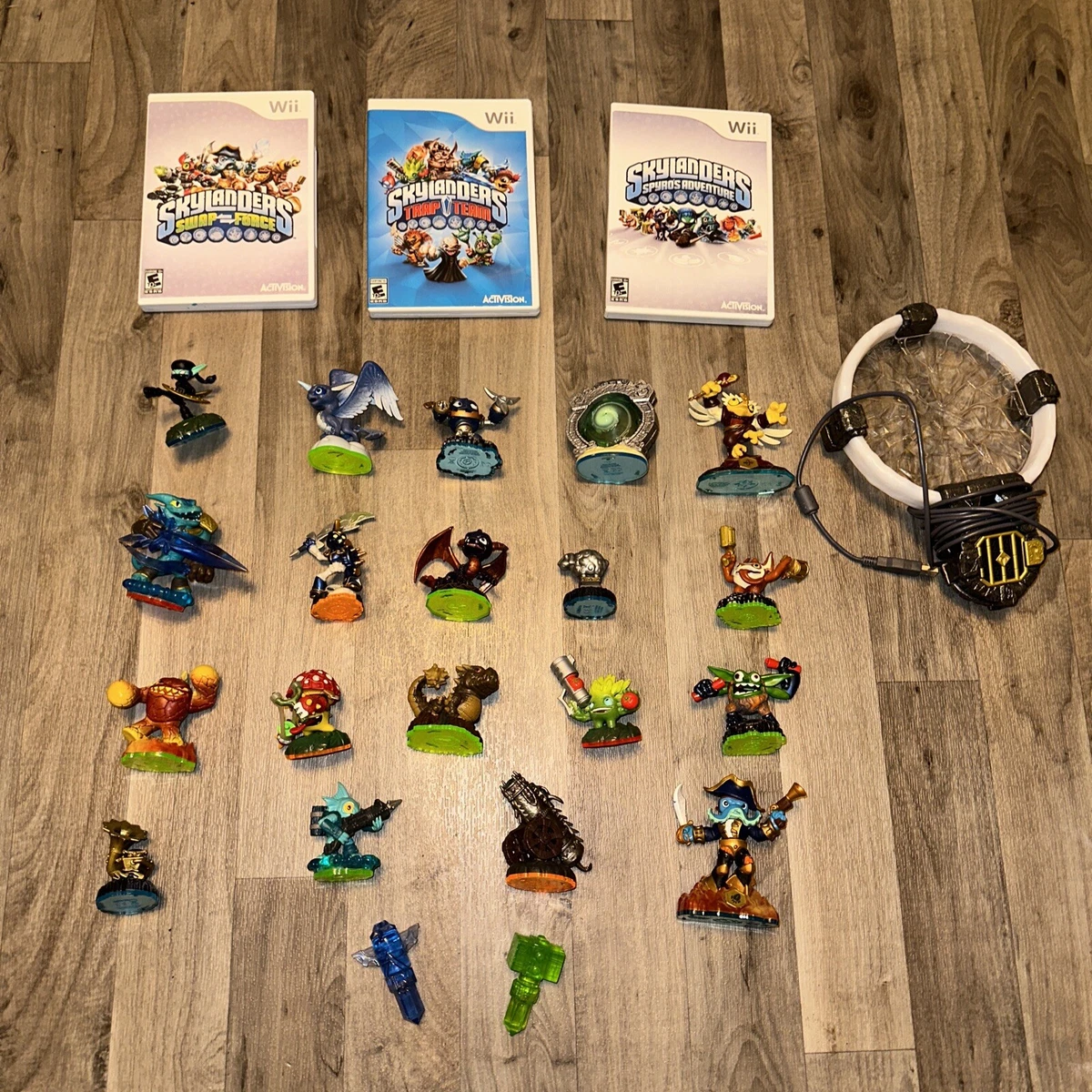 Nintendo Wii Skylanders Giants Lot Bundle Game Portal Spyros