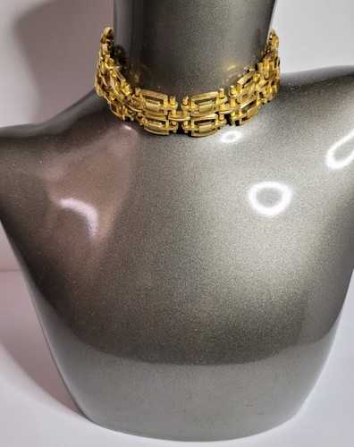 Trifari Modernist Rectangles Gold Tone Choker Necklace textured & shiny vintage - Picture 2 of 9