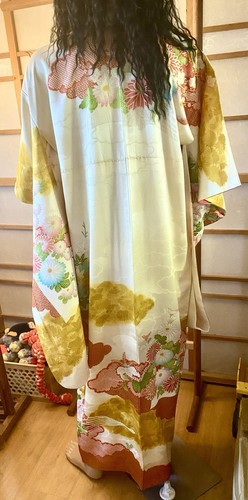 SCHÖN: Formeller japanischer Furisode Kimono, gebraucht. Hochdekoriert, verkörpert - Bild 5 von 9
