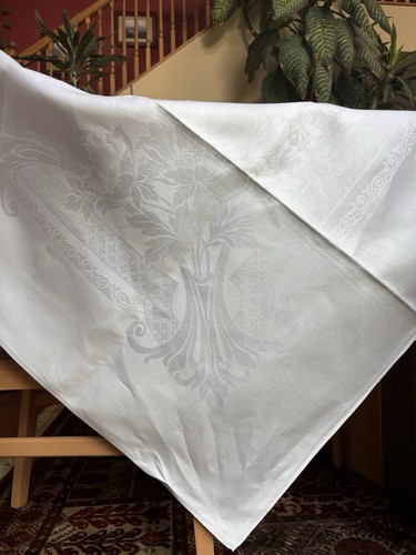 Vintage Tablecloth 110” X 72” + 12 Napkins Excellent Condition Vintage - Picture 10 of 13