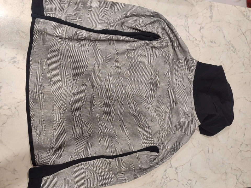 Nike Tech Fleece, foto 4 di 5