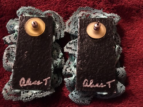 VTG Artisan Teal Green Painted Lace & Rhinestones Post Pierced Earrings 2.5” - Picture 3 of 3