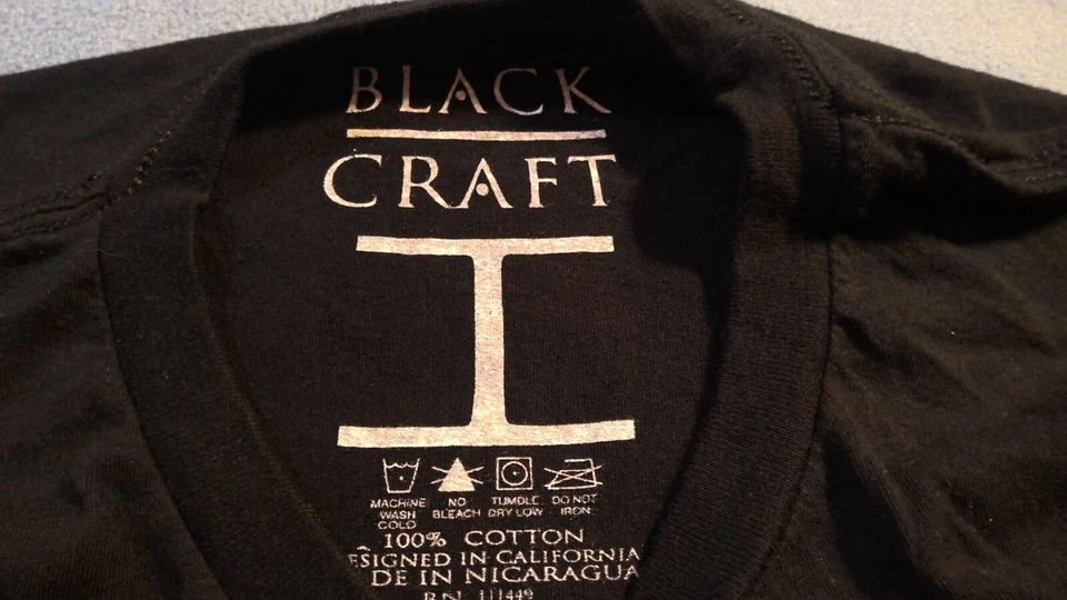 Camiseta Black Craft Cult Believe in Yourself Esqueleto Gótico Negro + Espada Gráfica Foto 4 de 4