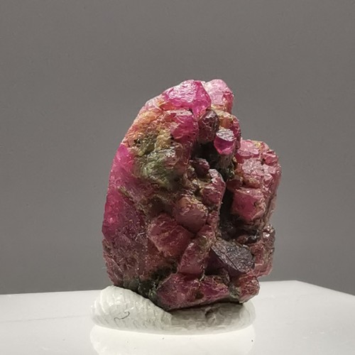 10,68 ct rubino / Luc Yen, Vietnam / pietra preziosa cristallo grezzo esemplare minerale - Foto 6 di 12
