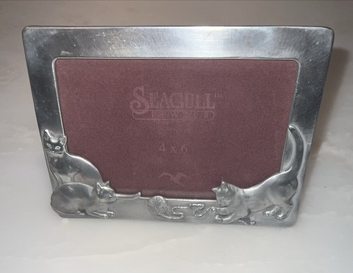 Pewter Picture Cat Frame 3D Kittens Playing w Yarn 4 x 6 Tabletop VINTAGE Cats - Picture 5 of 7