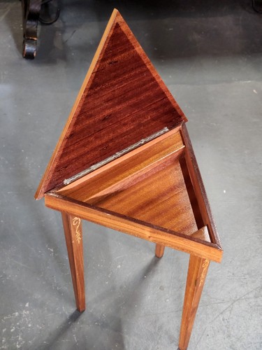 Vintage 1950s Reuge Triangle Musical Table- Music Box Made In Italy - Picture 8 of 9